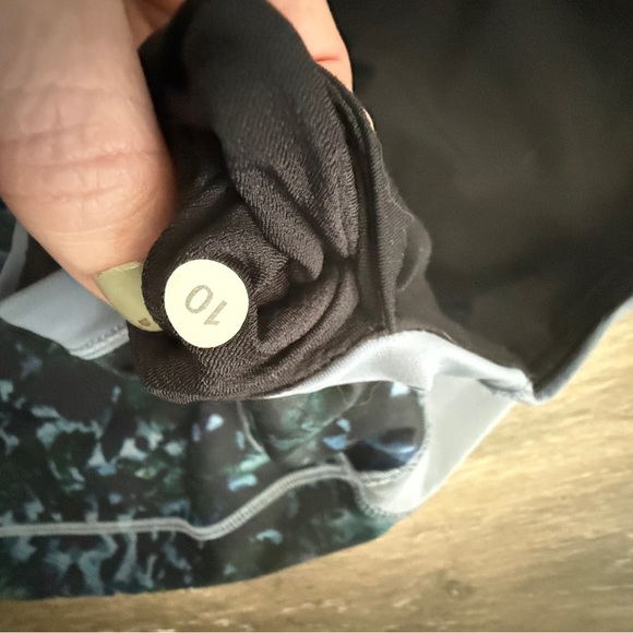 Lululemon Running in the City 7/8 Leggings Floral Sport Backdrop - Picture 3 of 4